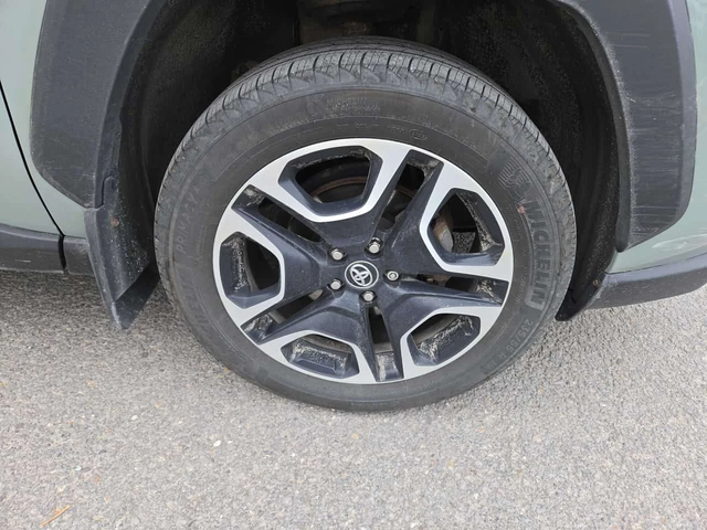 Toyota Rav4 * Trail * ОБДУХВАНЕ * КОМПЛЕКТ ГУМИ * PANO - автомобили, коли, обяви за нови и употребявани 6