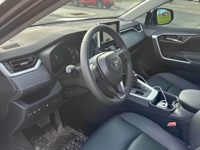 Toyota Rav4 * XLE * CARFAX * 2 КЛЮЧА * KEYLESS * ПОДГРЕВИ - автомобили, коли, обяви за нови и употребявани 4