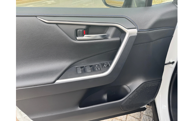 Toyota Rav4 - автомобили, коли, обяви за нови и употребявани 10