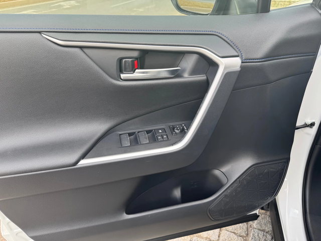 Toyota Rav4 - автомобили, коли, обяви за нови и употребявани 10