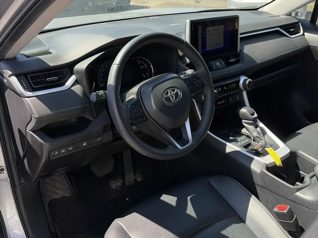 Toyota Rav4 XLE AWD * ПАНОРАМА * ПОДГРЕВИ * Keyless * CARFAX - автомобили, коли, обяви за нови и употребявани 5