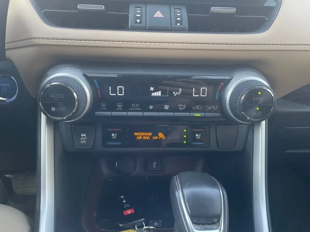 Toyota RAV4 4 - автомобили, коли, обяви за нови и употребявани 11