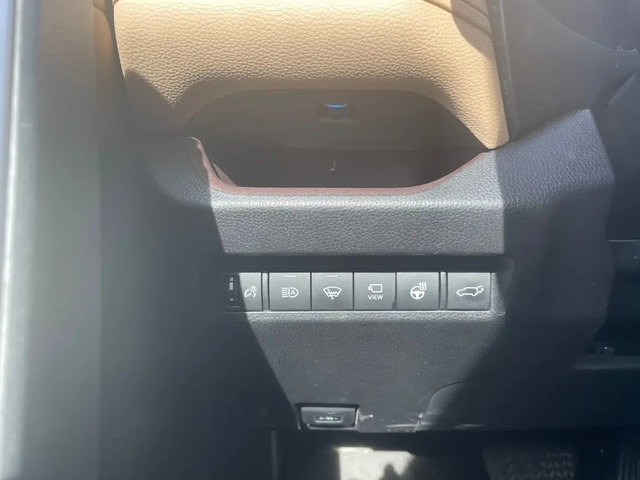 Toyota RAV4 4 - автомобили, коли, обяви за нови и употребявани 9
