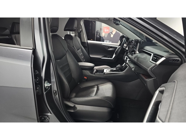 Toyota Rav4 2.5 Hybrid AWD | Distronic | Memory | Обдухване - автомобили, коли, обяви за нови и употребявани 11