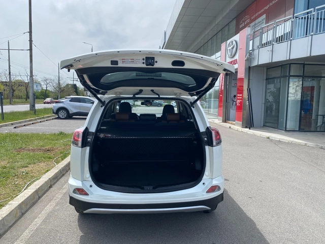 Toyota Rav4 2.5 HEV - автомобили, коли, обяви за нови и употребявани 8
