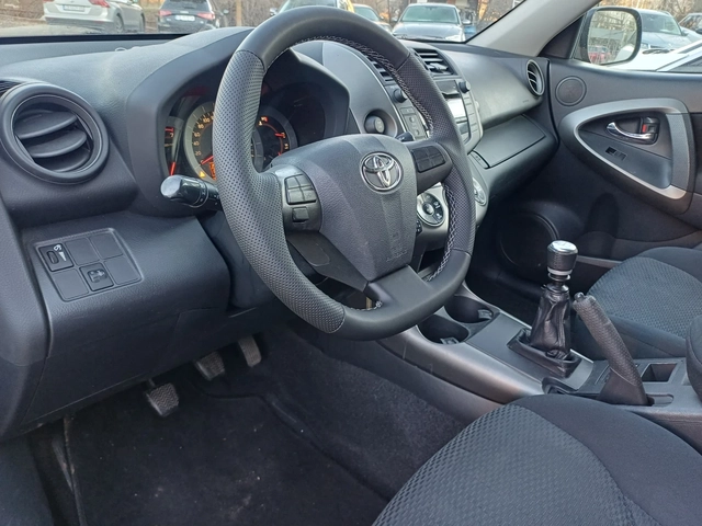 Toyota Rav4 2.2 D4D - автомобили, коли, обяви за нови и употребявани 11