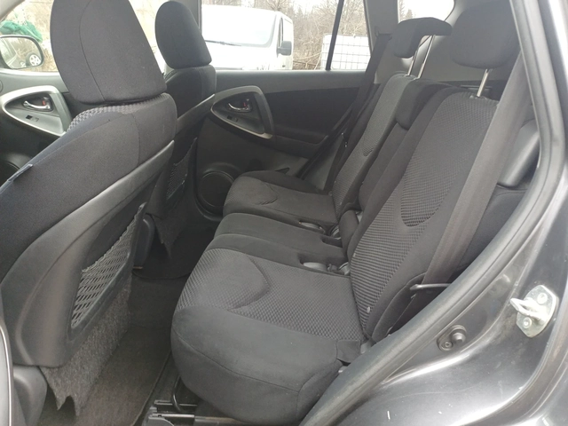 Toyota Rav4 2.2 D4D - автомобили, коли, обяви за нови и употребявани 8