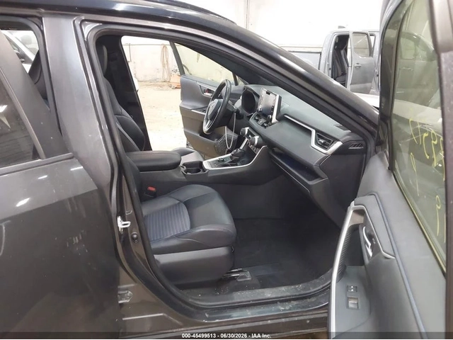 Toyota Rav4 Hybrid XSE - автомобили, коли, обяви за нови и употребявани 4