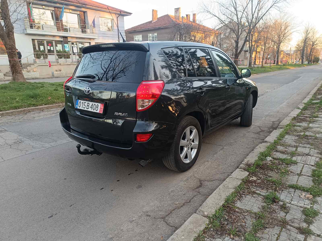 Toyota Rav4 - автомобили, коли, обяви за нови и употребявани 5