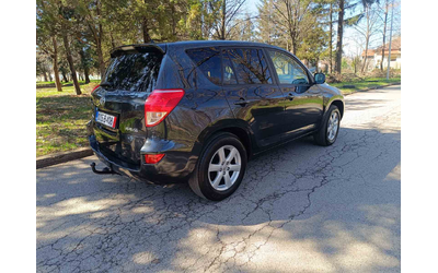 Toyota Rav4 - автомобили, коли, обяви за нови и употребявани 8