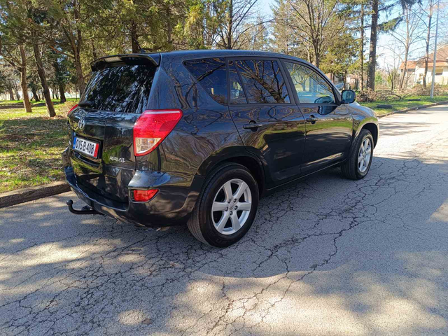 Toyota Rav4 - автомобили, коли, обяви за нови и употребявани 8
