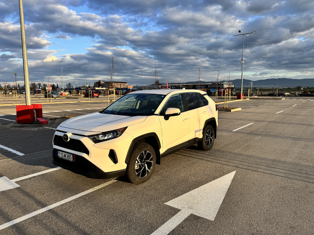 Toyota Rav4 AWD 2.5 DOHC Automatic 8 Speed Регистрирана - автомобили, коли, обяви за нови и употребявани 1