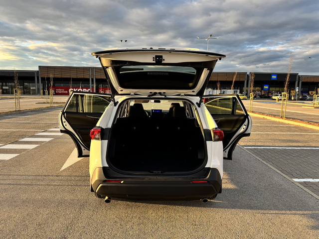 Toyota Rav4 AWD 2.5 DOHC Automatic 8 Speed Регистрирана - автомобили, коли, обяви за нови и употребявани 4