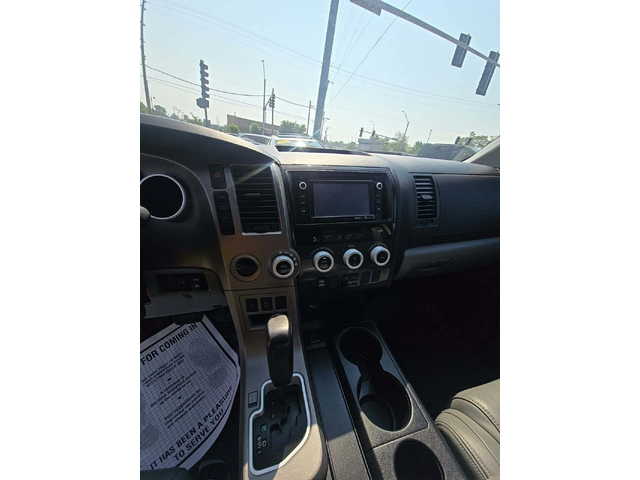 Toyota Sequoia SR5* 5.7 V8* ВИДЕО НА МОТОР* ПЕРФЕКТЕН ЗА ГАЗ - автомобили, коли, обяви за нови и употребявани 5