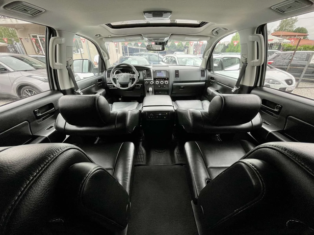 Toyota Sequoia 5.7i V8  17800km - автомобили, коли, обяви за нови и употребявани 8