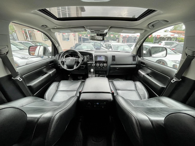 Toyota Sequoia 5.7i V8  17800km - автомобили, коли, обяви за нови и употребявани 9