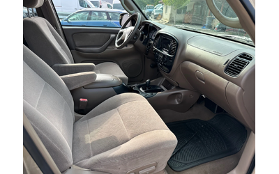 Toyota Sequoia 4.7i ГАЗ - автомобили, коли, обяви за нови и употребявани 6