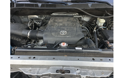 Toyota Sequoia SR5 - автомобили, коли, обяви за нови и употребявани 16