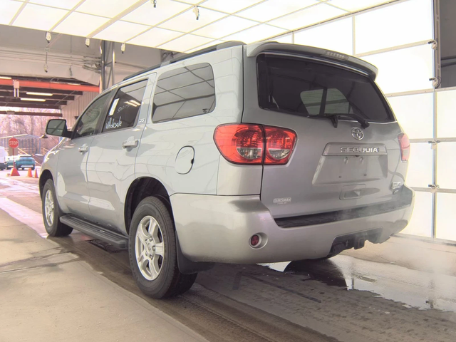 Toyota Sequoia SR5 - автомобили, коли, обяви за нови и употребявани 5