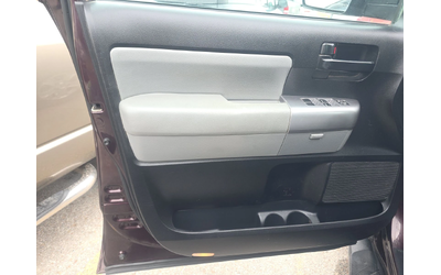 Toyota Sequoia 5.7* V8* ПОДГРЕВ* КАМЕРА* КЕЙЛЕС* - автомобили, коли, обяви за нови и употребявани 6