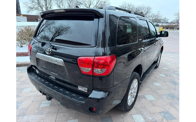 toyota-sequoia - 1