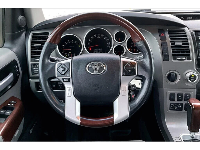 Toyota Sequoia PLATINUM* 5.7* V8* ПОДГРЕВ* КАМЕРА* КЕЙЛЕС - автомобили, коли, обяви за нови и употребявани 8