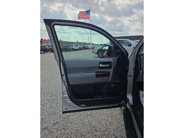 Toyota Sequoia PLATINUM* 5.7* V8* ПОДГРЕВ* КАМЕРА* КЕЙЛЕС - автомобили, коли, обяви за нови и употребявани 8