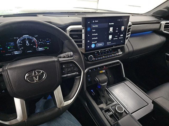 Toyota Sequoia Platinum 4x4* Pano* HuD - автомобили, коли, обяви за нови и употребявани 5