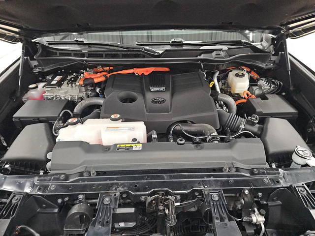 Toyota Sequoia Platinum 4x4* Pano* HuD - автомобили, коли, обяви за нови и употребявани 9