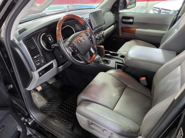 Toyota Sequoia | Platinum | ПОДГРЕВ | ОБДУХВАНЕ | CARFAX | - автомобили, коли, обяви за нови и употребявани 4