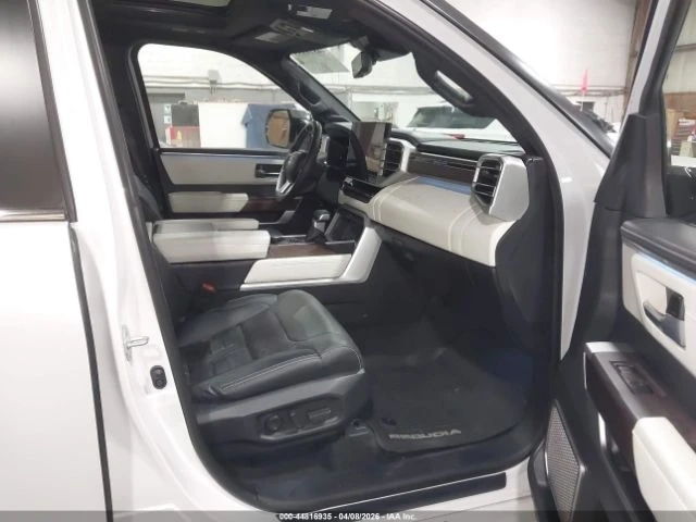 Toyota Sequoia SR5 4WD (Natl) - автомобили, коли, обяви за нови и употребявани 5