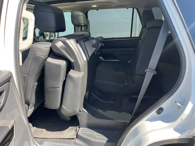 Toyota Sequoia LIMITED* AWD* ОБДУХВАНЕ* ОТ ТОЙОТА - автомобили, коли, обяви за нови и употребявани 13