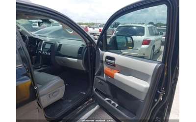 toyota-sequoia - 4
