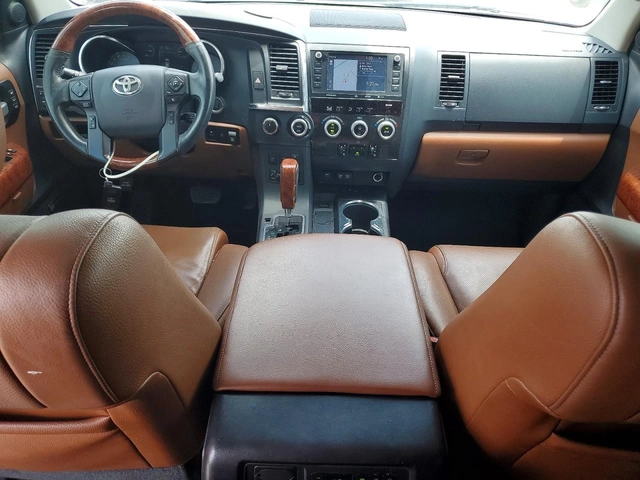 Toyota Sequoia PLATINUM 5.7L 2020 4X4 - автомобили, коли, обяви за нови и употребявани 7