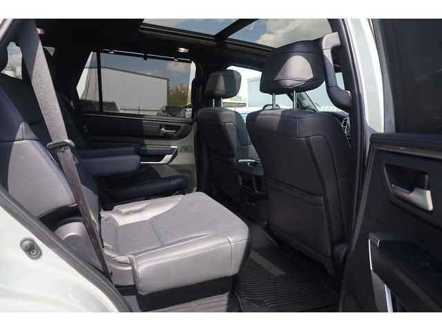 Toyota Sequoia Sequoia - автомобили, коли, обяви за нови и употребявани 8