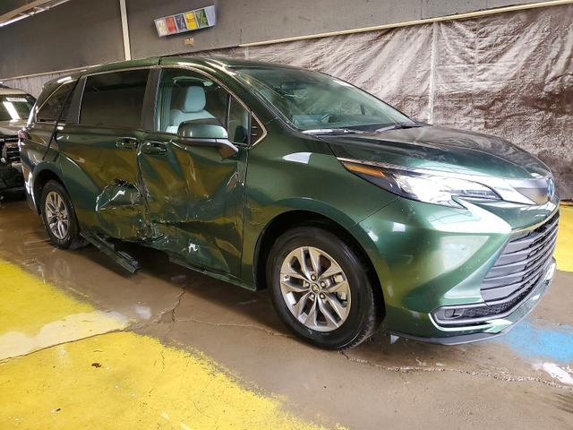 Toyota Sienna 2.5L 4 ALL WHEEL DRIVE - автомобили, коли, обяви за нови и употребявани 3