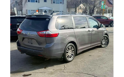 toyota-sienna - 2