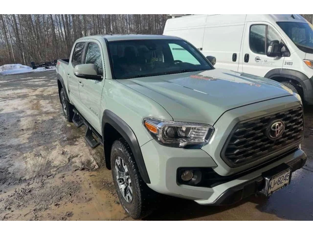 Toyota Tacoma * 4x4 Double Cab SB * CARFAX * БЕЗ ИНЦИДЕНТИ - автомобили, коли, обяви за нови и употребявани 9