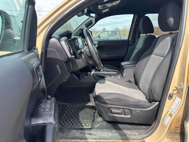 Toyota Tacoma * 4x4 Double Cab Auto SB * 2 КЛЮЧА* PANO* ПОДГРЕВ* - автомобили, коли, обяви за нови и употребявани 10