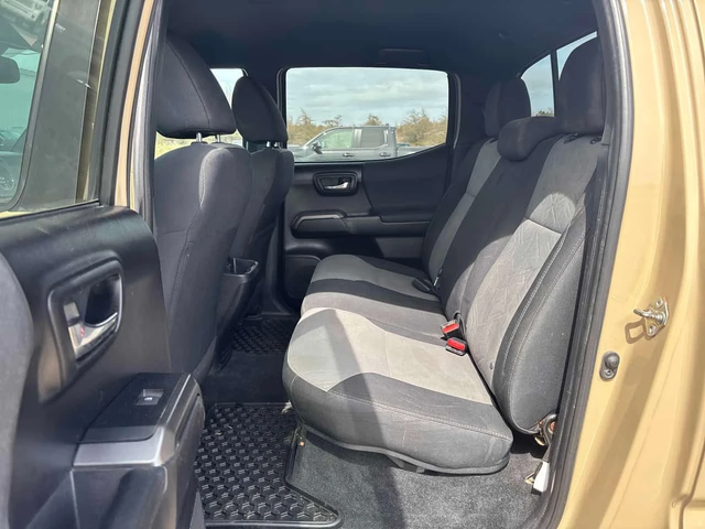 Toyota Tacoma * 4x4 Double Cab Auto SB * 2 КЛЮЧА* PANO* ПОДГРЕВ* - автомобили, коли, обяви за нови и употребявани 9