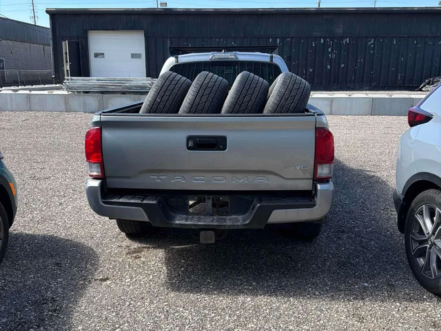 Toyota Tacoma | 4WD Double Cab V6 | CARFAX - автомобили, коли, обяви за нови и употребявани 4