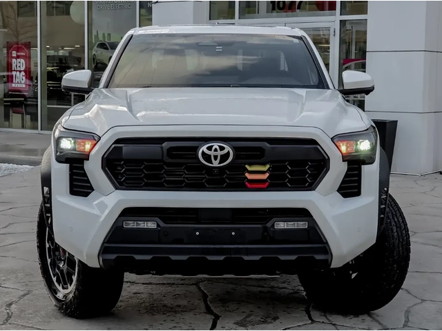 Toyota Tacoma HYBRID| TRD OFF-ROAD| COOLED&HEATED SEATS - автомобили, коли, обяви за нови и употребявани 0