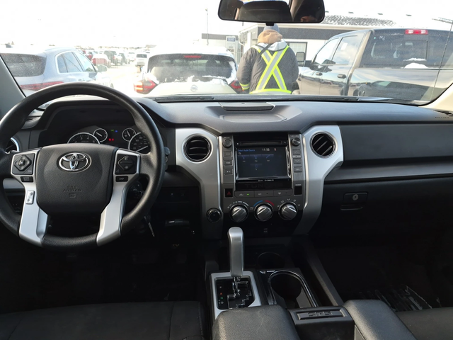 Toyota Tundra 5.7 SR5 CREW CAB SHORT BED - автомобили, коли, обяви за нови и употребявани 5