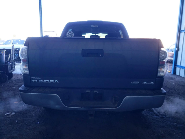 Toyota Tundra 5.7* CREWMAX SR5* РЕАЛНИ КМ* ПЕРФЕКТЕН - автомобили, коли, обяви за нови и употребявани 5