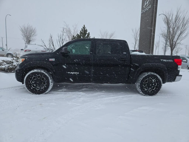 Toyota Tundra 2013| SR5| TRD PK| CREWMAX| 5.7 V8 - автомобили, коли, обяви за нови и употребявани 2