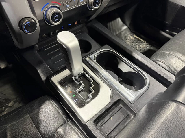 Toyota Tundra 5.7L V8 SR5 CREWMAX - автомобили, коли, обяви за нови и употребявани 10