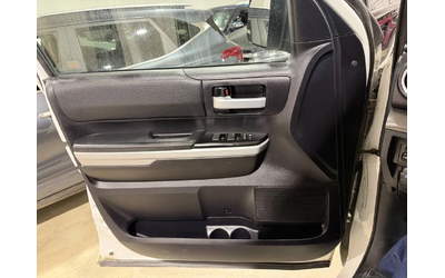 Toyota Tundra 5.7L V8 SR5 CREWMAX - автомобили, коли, обяви за нови и употребявани 12