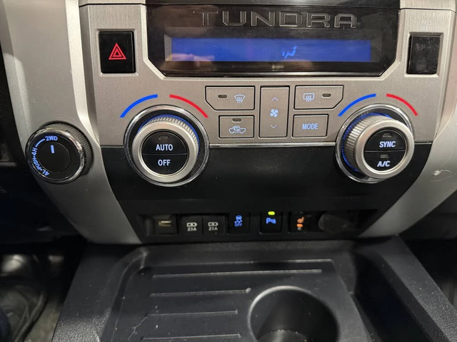 Toyota Tundra 5.7L V8 SR5 CREWMAX - автомобили, коли, обяви за нови и употребявани 9