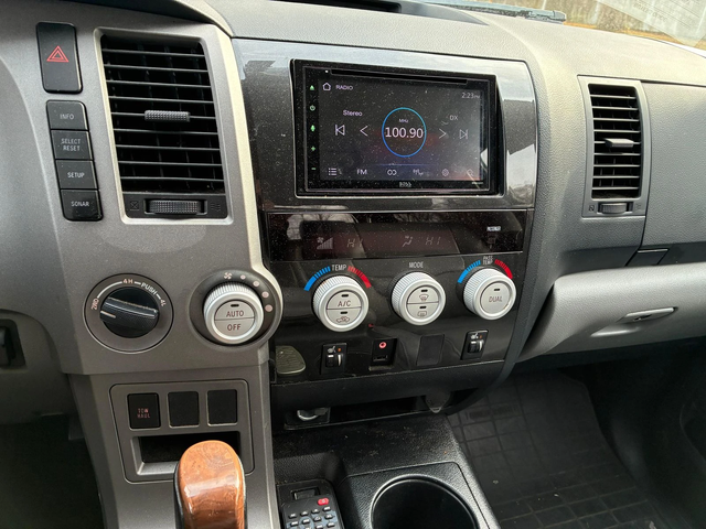 Toyota Tundra LIMITED CREW CAB* 5.7 V8 - автомобили, коли, обяви за нови и употребявани 8