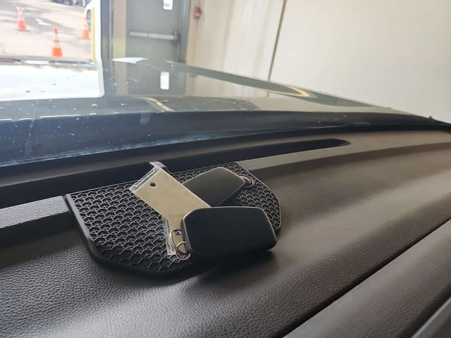 Toyota Tundra LIMITED CREW CAB SHORT BED * CARFAX * Без инцидент - автомобили, коли, обяви за нови и употребявани 10